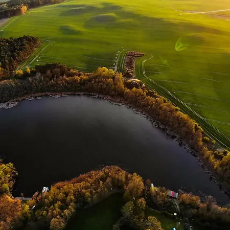 Mit Balkon, Zimmermann * Strasen