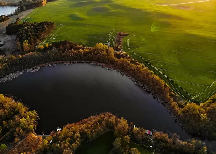 Mit Balkon, Zimmermann * Strasen